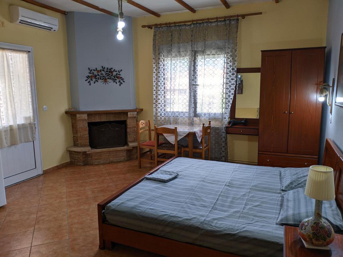 Alexandros Guesthouse Orma Luaran gambar