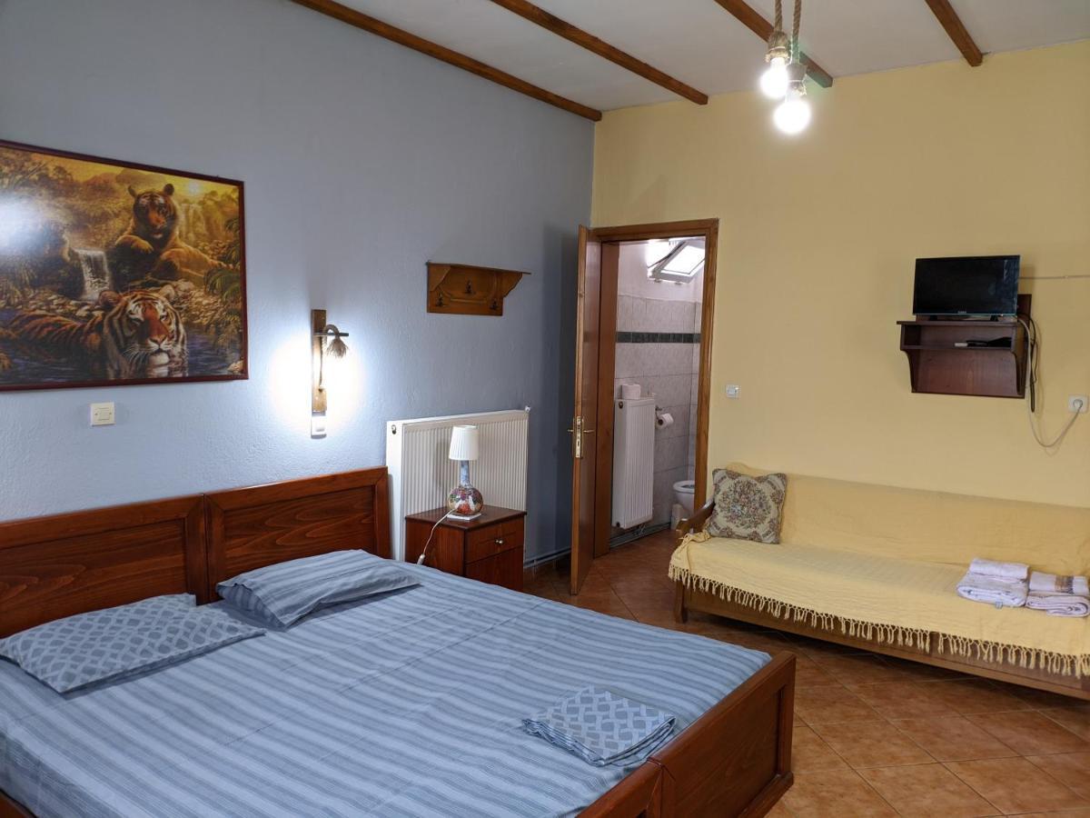 Alexandros Guesthouse Orma Luaran gambar