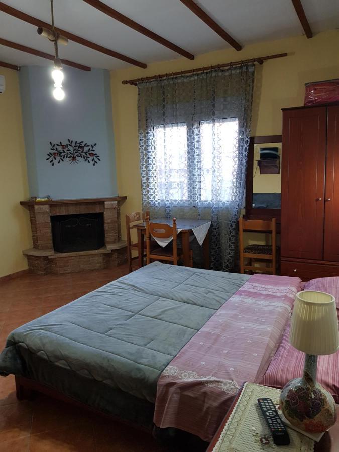 Alexandros Guesthouse Orma Luaran gambar