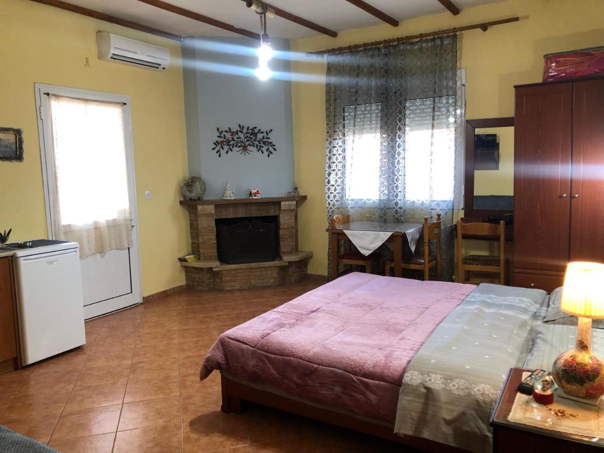 Alexandros Guesthouse Orma Luaran gambar