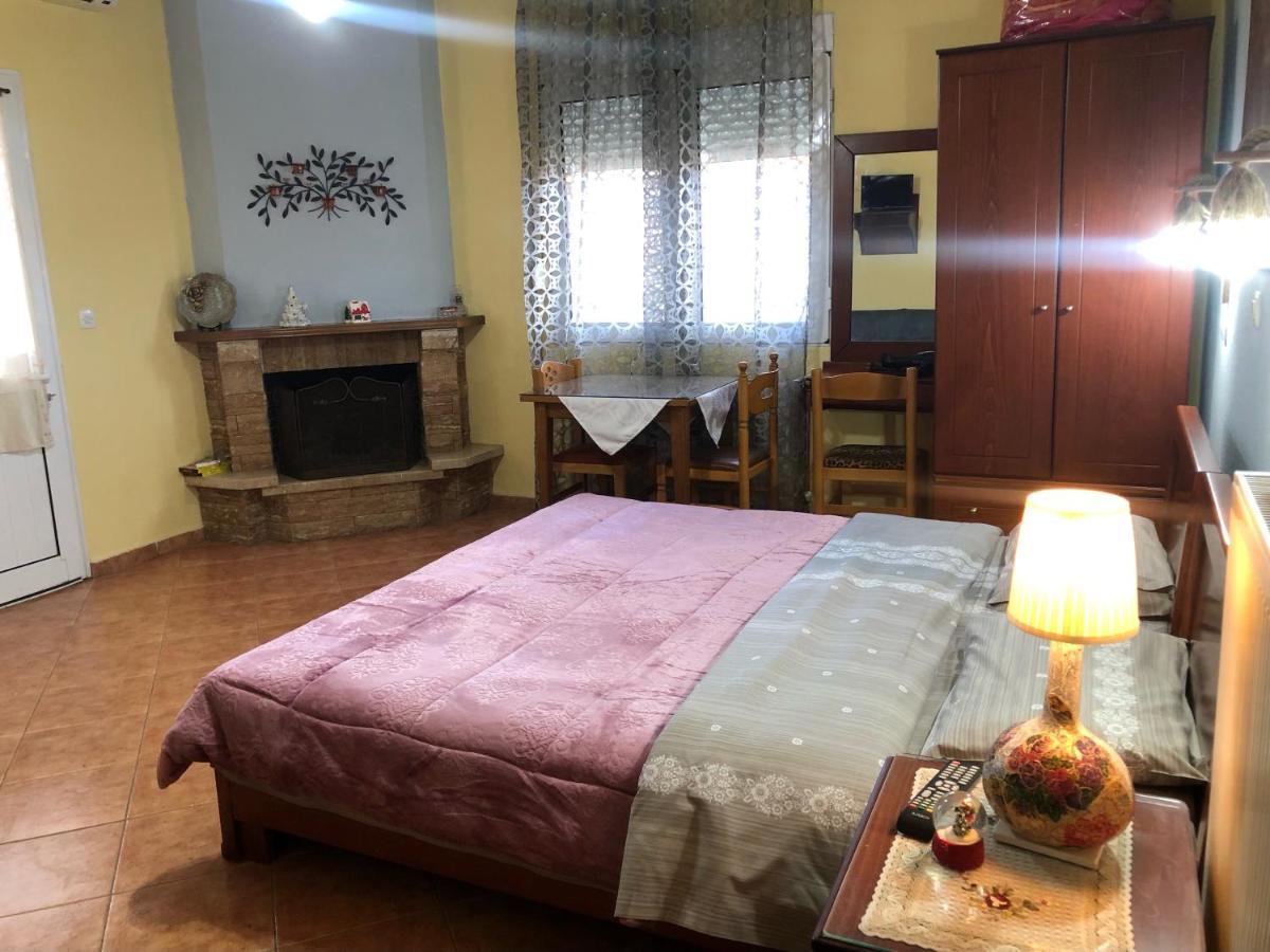 Alexandros Guesthouse Orma Luaran gambar