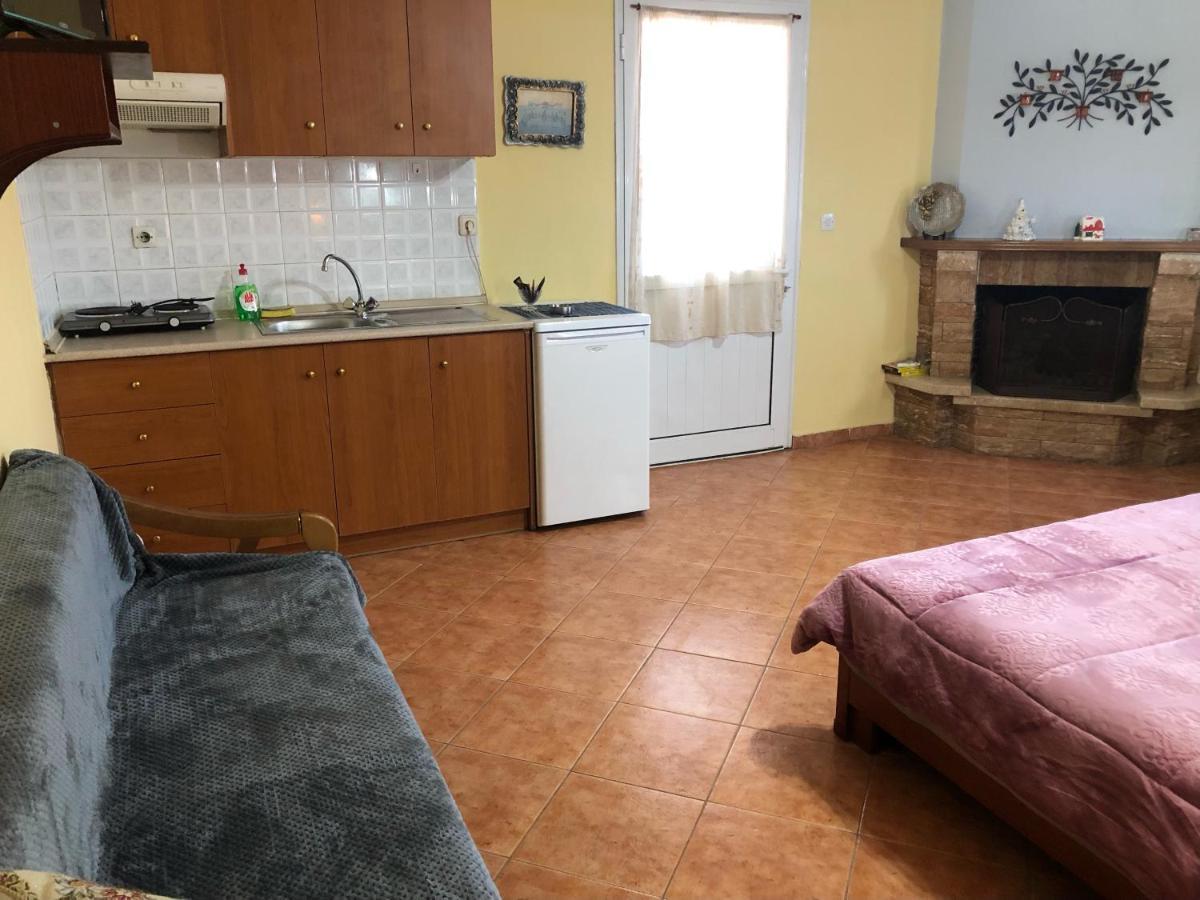 Alexandros Guesthouse Orma Luaran gambar
